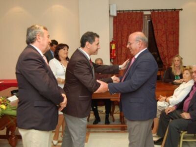 El ayuntamiento homenajea a empleados municipales jubilados(Chipiona)