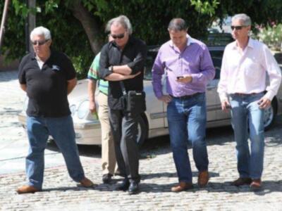 Amador Mohedano llevo flores para Rocío Jurado en el V aniversario de su fallecimiento