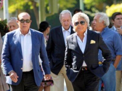 Litri, Carolina Herrera, Curro Romero, Carmen Tello acompañan a Julio Aparicio en el entierro de su madre la bailaora Maleni Loreto en Sevilla