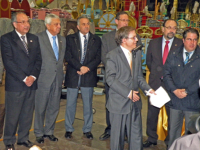 Acto de entronización de la Imagen del Niño Jesús en la carroza del nacimiento de la cabalgata 2012