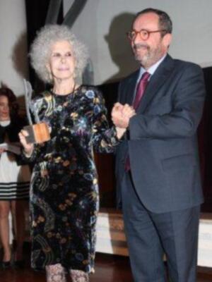 La duquesa de Alba premiada por Onda Cero