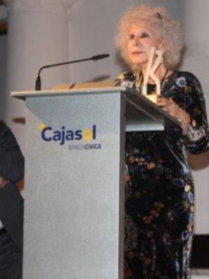 La duquesa de Alba premiada por Onda Cero