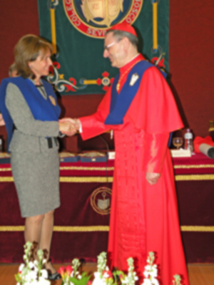 Ilustres Becario de Honor y de la visita extraordinaria a Sevilla de S.E.R. Cardenal Ángelo Amato (SDB), en el Colegio Mayor San Juan Bosco.