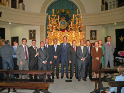Exposición del  magnífico paso procesional del Cristo de la Vera-cruz de Alcalá del Rio. 