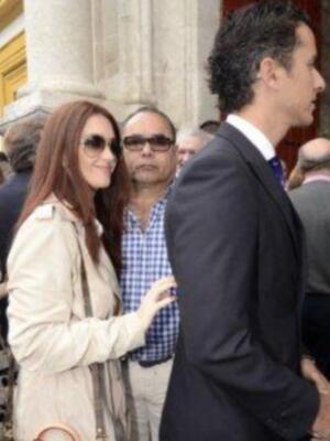 Lourdes Montes y la duquesa de alba fueron a ver torear a Francisco Rivera a la maestranza y después al hotel