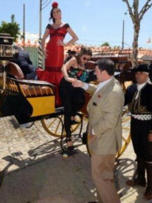Numerosos personajes conocidos en Feria de Sevilla 2012