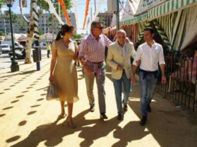 Numerosos personajes conocidos en Feria de Sevilla 2012