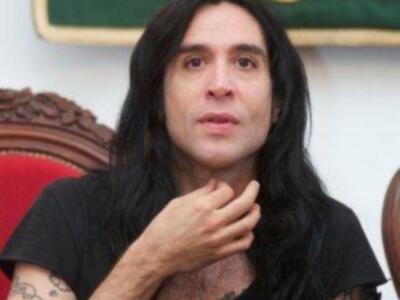 El cantante y periodista Mario Vaquerizo "pregonó" la Feria de Lora del Río en la noche del miércoles 30 de mayo