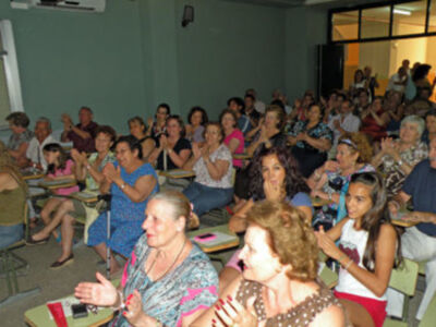El grupo de teatro volver a empezar, puso el broche de oro de fin decurso del colegio de mayores Ceper del Polígono Norte  de Sevilla.