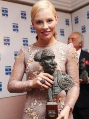 Soraya Arnelas premiada en Sicab junto a  los del río