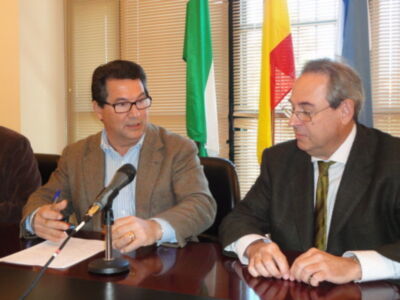 Firmado el contrato para la instalación de otros seis contenedores soterrados en la Plaza de Andalucía(Chipiona)