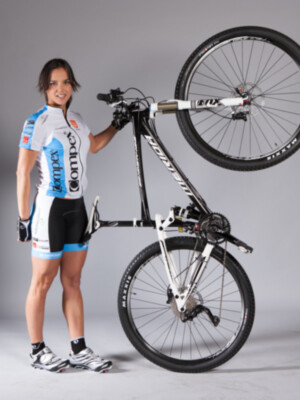 La sevillana María Pujol completa el Equipo Compex para La Titan Desert 2013, la carrera en bici más extrema