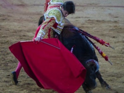 El Juli reaparece en Olivenza y sale por la puerta grande