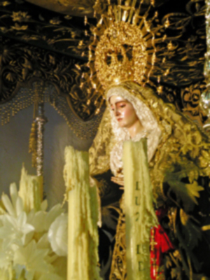 Esplendor de Jueves Santo en la Hermandad de la Vera-cruz de Alcalá del Río