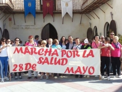 Finaliza el programa conmemorativo del Día de la salud de las mujeres con una marcha y ejercicios físicos en la playa(Chipiona) 