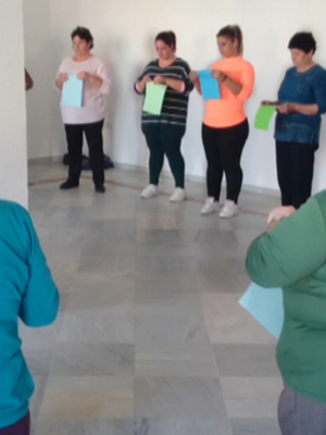 Un taller de movimiento y risoterapia para el empoderamiento y el bienestar de la mujer 