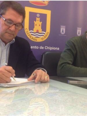 Antonio Peña anuncia que la Junta ha autorizado el proyecto de la estación de bombeo de la calle Chapetón 