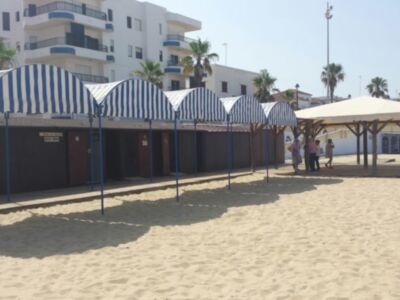 Las playas de Chipiona inician hoy la temporada alta dispuestas para atender la progresiva afluencia de usuarios