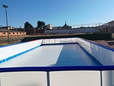 Una pista de patinaje de hielo sintético para animar la Navidad chipionera