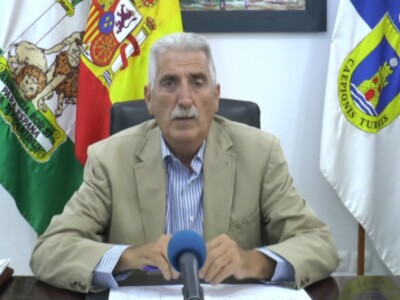 El alcalde de Chipiona adelanta que el servicio de autobús urbano funcionará hasta final de mes, pero solo con la línea circular