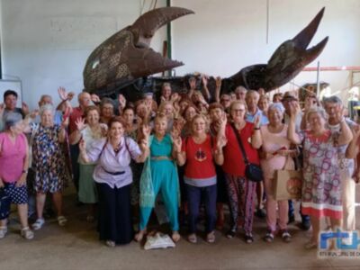 Comienzan las actividades de la cuarta edición de la Semana de las Personas Mayores con una visita el Monumento del Cangrejo