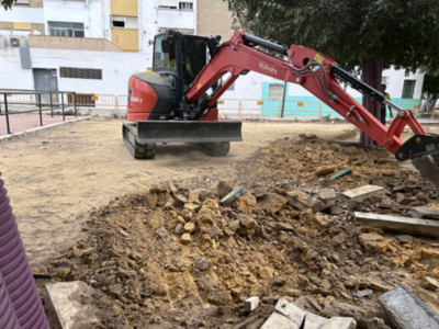 Sevilla mejora áreas recreativas con nuevas pavimentaciones y mobiliario renovado
