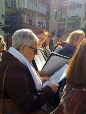  El Coro de Campanilleros “Amigos de la Navidad” recorre Los Príncipes en Sevilla,con su repertorio navideño