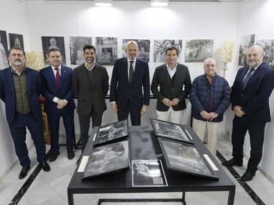 La Esperanza protagoniza una exposición fotográfica en la casa de las columnas: “Historia de una devoción”