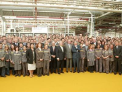 El Rey inauguró en Sevilla la nueva unidad de producción de Renault
