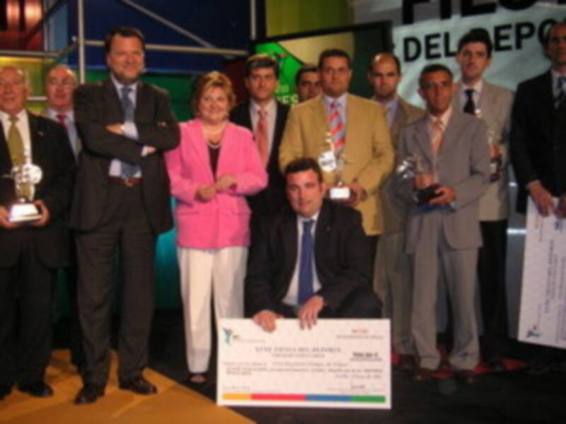 La Federacion Sevillana de Baloncesto premio del Deporte del Ayuntamiento de Sevilla