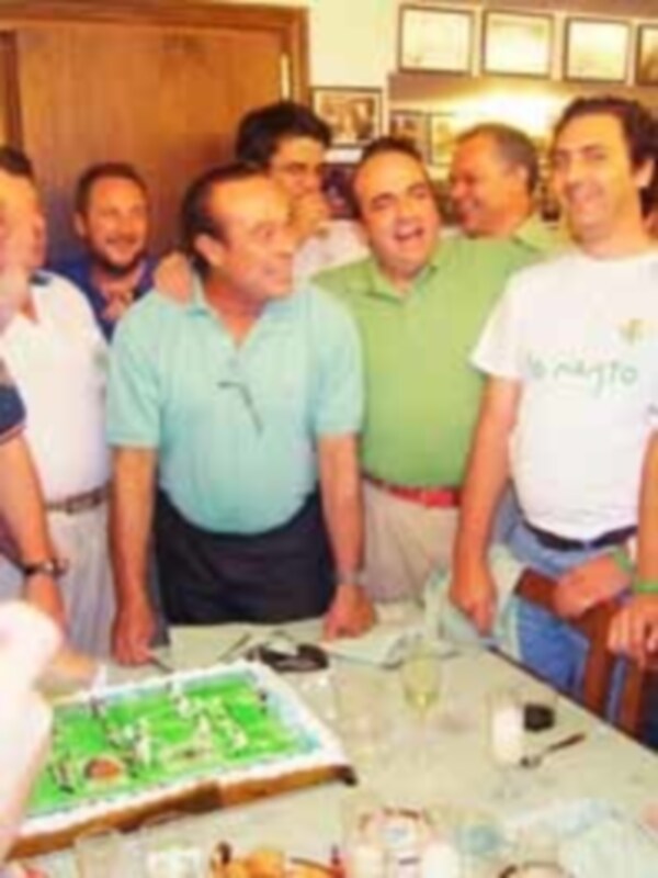 Curro Romero y Pepe Saez con el Betis que gano 2-1 su segunda Copa del Rey