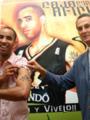 Carlos Cherry es la imagen de la campaña de abonos del Caja San Fernando