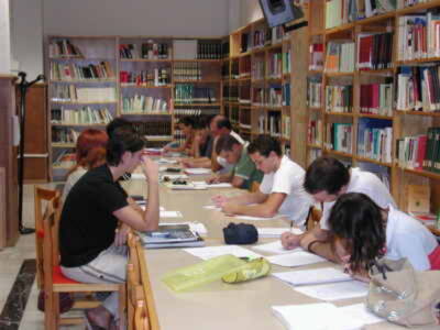 La Biblioteca Municipal de Gines casi duplicó su número de usuarios en 2005