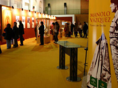 Varias ciudades solicitan recibir la exposición Manolo Vázquez, torero de Sevilla