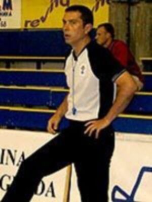 Arteaga, Martín Bertrán y Conde, árbitros de baloncesto mundialistas