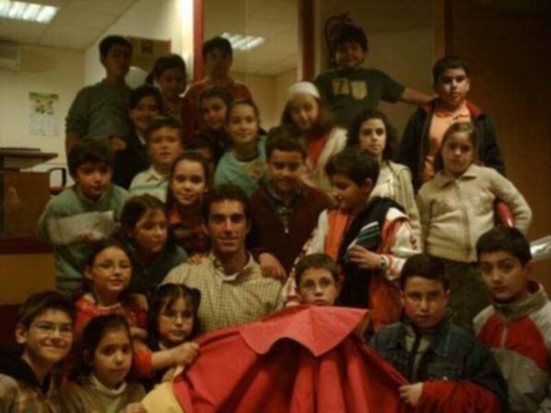 El torero Salvador Cortés acudió a Localia TV para procionar el toreo