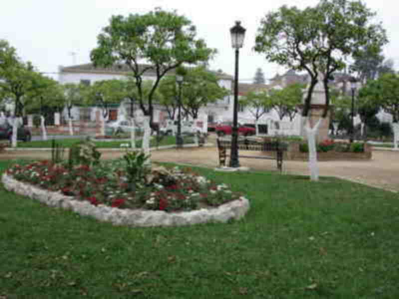 Concluyen los trabajos de mejora en la Plaza de la Merced de Gines