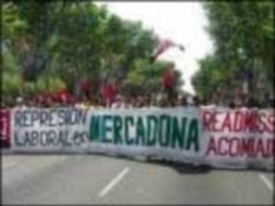 Centenares de personas se manifestaron en Barcelona en apoyo a los trabajadores de Mercadona en huelga