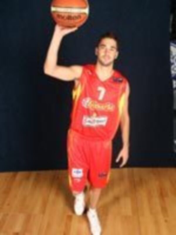 Juan Carlos Navarro, 100 partidos como internacional ante Angola