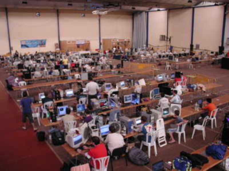Los campeonatos de juegos centran el fin de semana en Lan Party Gines