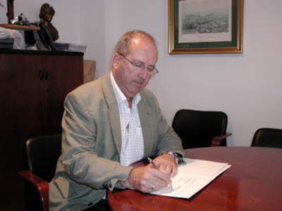 Acuerdo para la ampliación del cementerio municipal de Gines