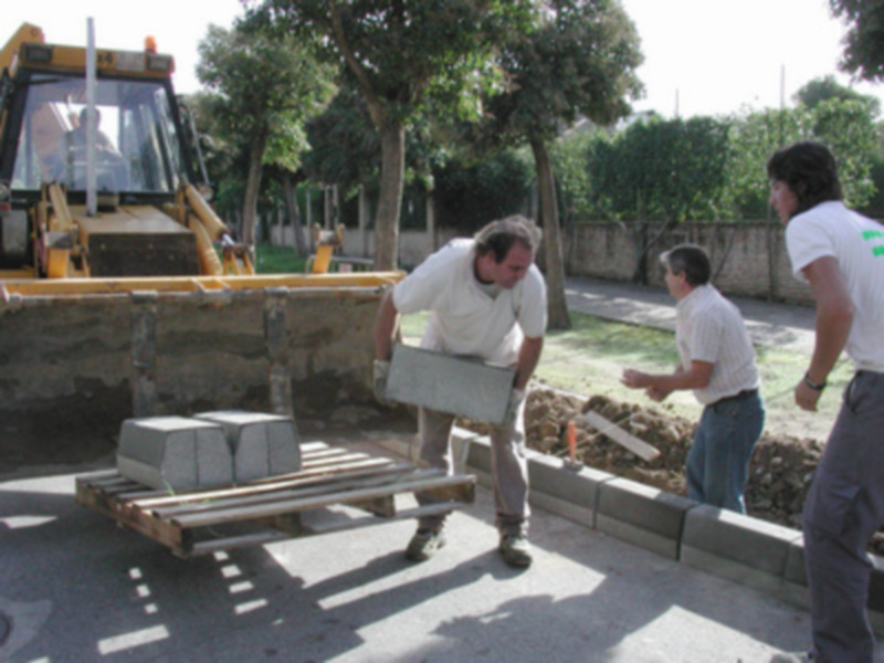 Gines: obras de mejora en el acerado de Los Zaharíes