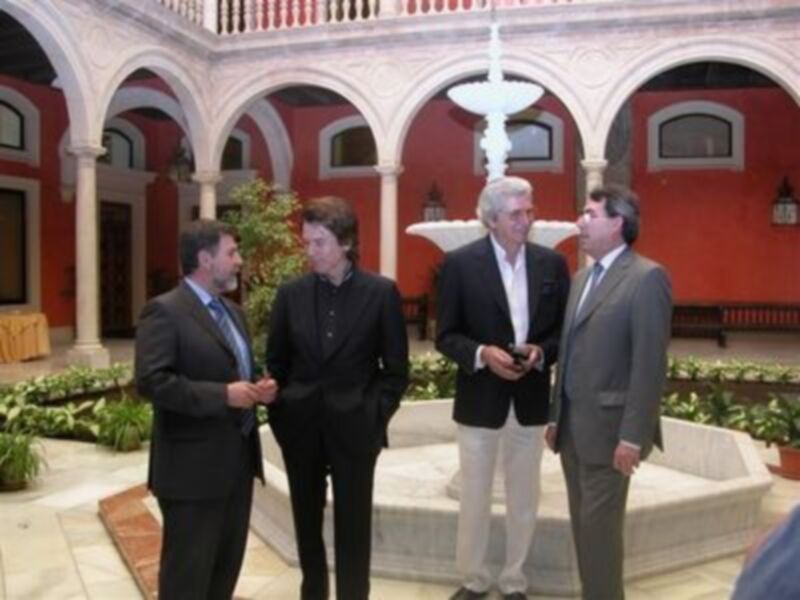Caja San Fernando presenta una doble edición de su disco