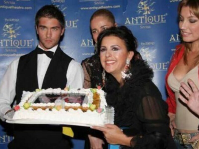 María José Santiago celebró su cumpleaños en Antique