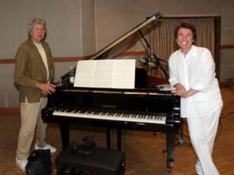 Raphael y Manuel Alejandro dedican su disco de Navidad a Rocío Jurado