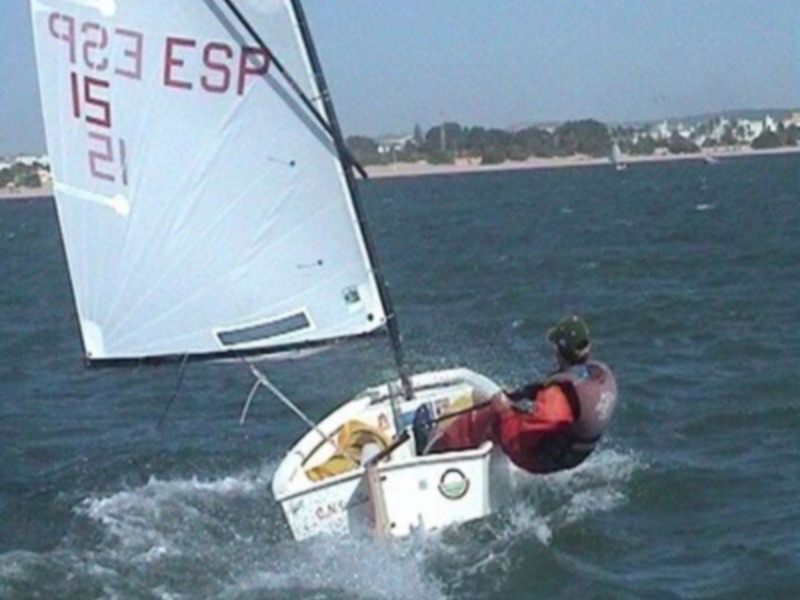 Álvaro Ruiz roza el podio en Vilamoura en remo