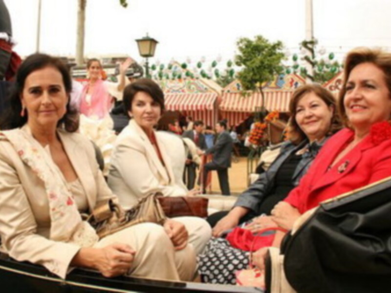 Carmen Tello en la Feria sin Curro Romero ni la duquesa de Alba
