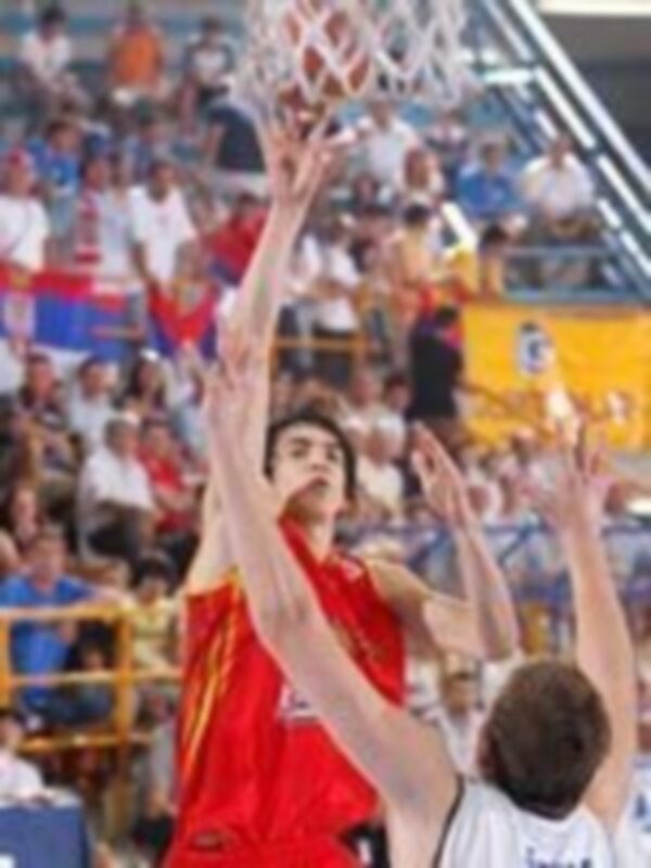 España se proclama subcampeona de Europa tras caer ante Serbia (87-78)