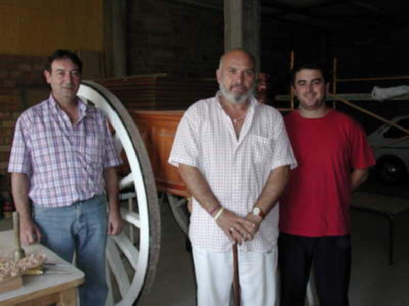 La carreta de San Ginés estrenará parte de su nueva ornamentación durante la próxima Romería
