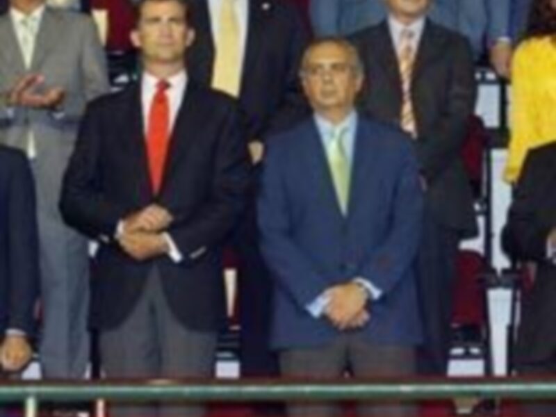 Los príncipes de Asturias y un gran número de famosos con la selección de baloncesto